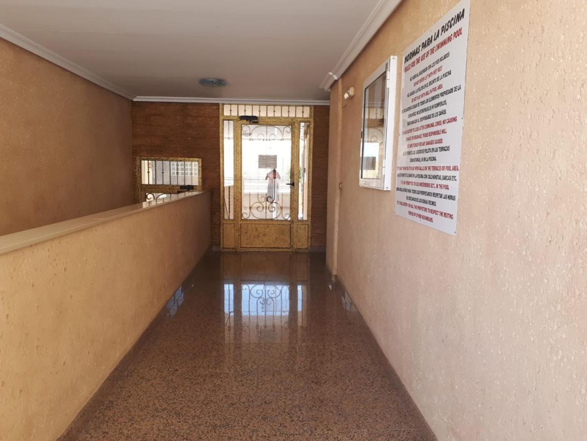 Apartamento 9 De Octubre Los Montesinos Dış mekan fotoğraf